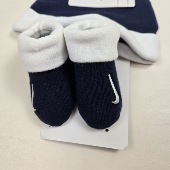 NEW Nike Infant Hat & Booties Set 0- 6 Months: Navy & White - Picture 3 of 4